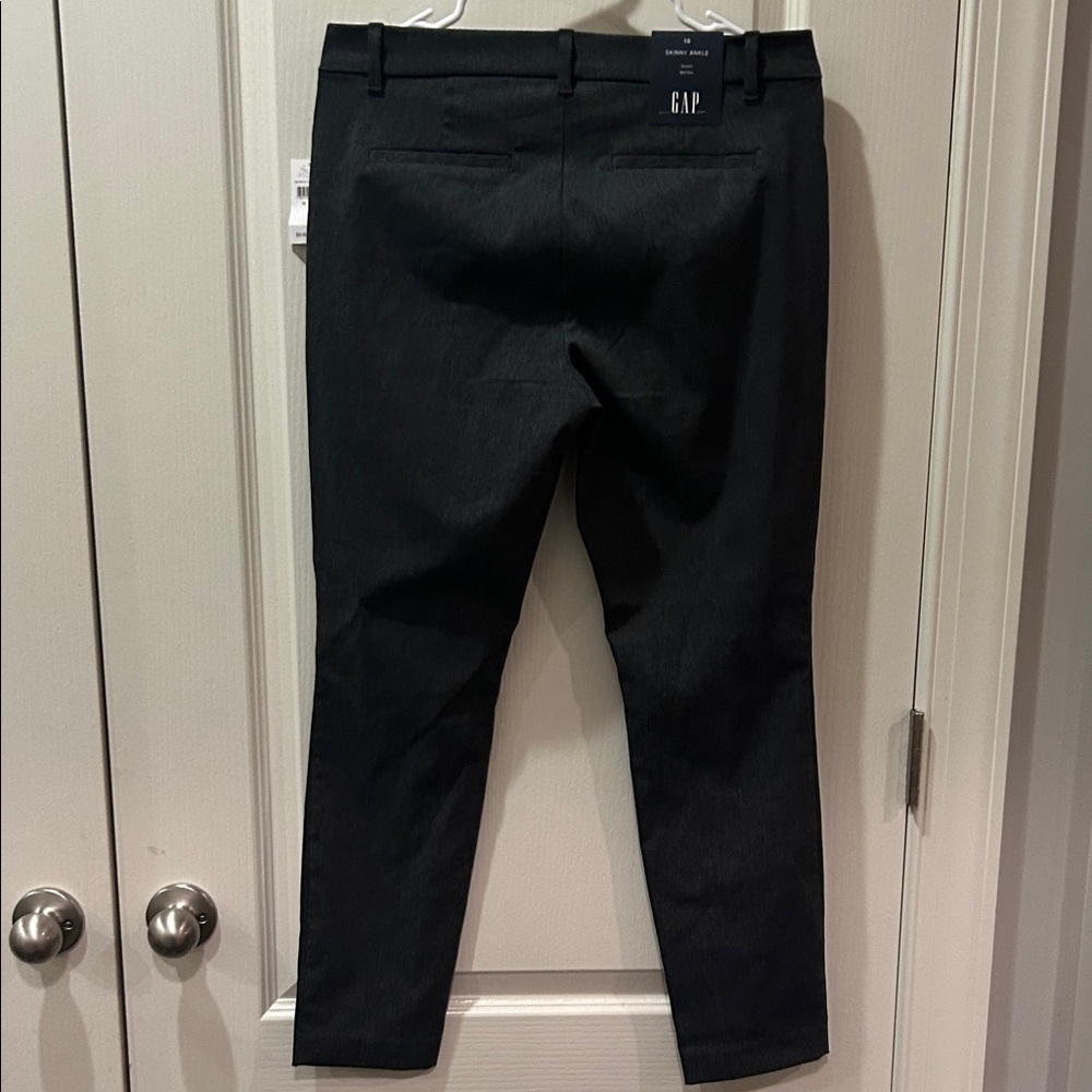 GAP NWT M Charcoal Signature Skinny Ankle pants - Size 10